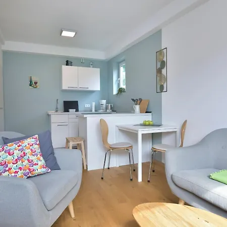 Ferienhus Utslaapen Apartmán *